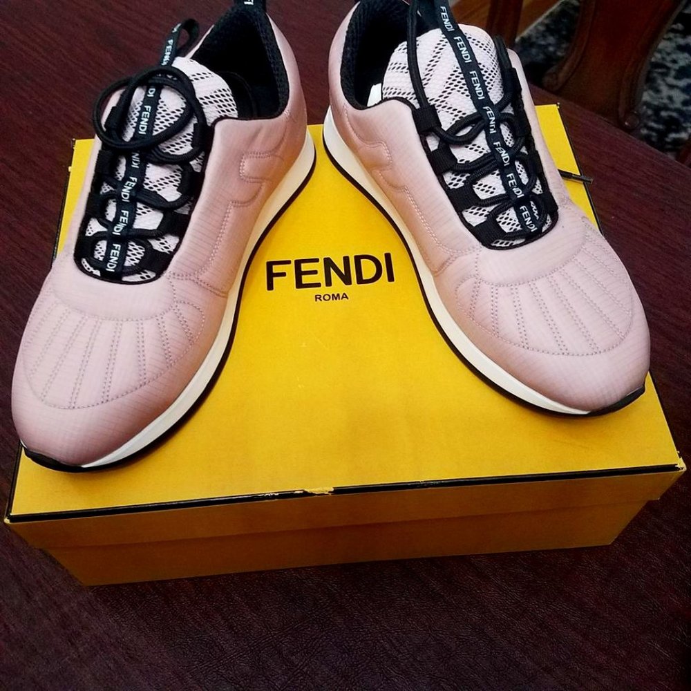 Fendi Freedom Sneaker in Rosa